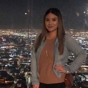 Meet your Posher, Lee